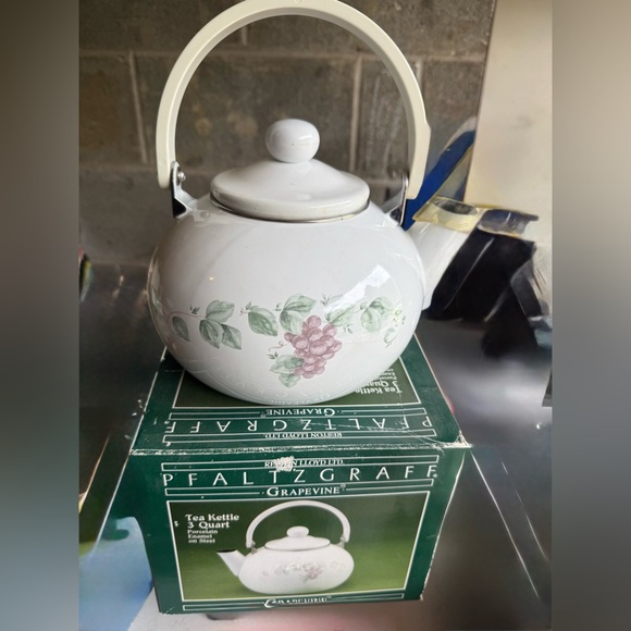 Pfaltzgraff Grapevine White Tea Kettle Discontinued NIB